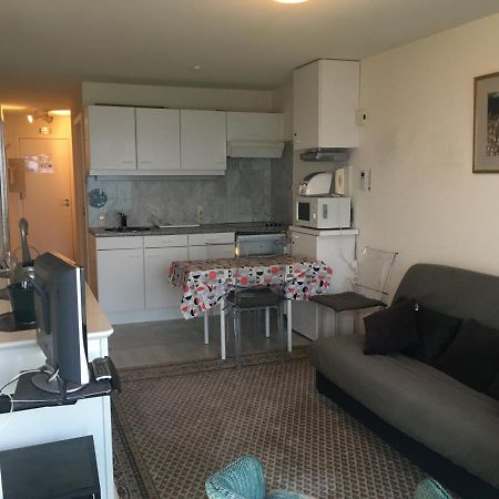 Apartamento Prachtige Studio Met Frontaal Zeezicht En Terras 4 Pers. Ostende Exterior foto